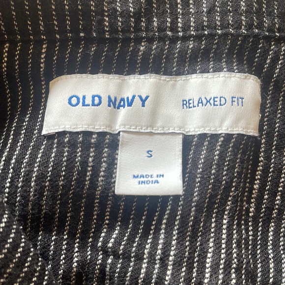 Old navy shirt - Picture 2 of 4